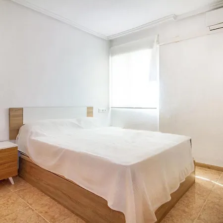 Stunning In With Outdoor Swimming Pool, Wifi&3 Bedrooms Appartement *