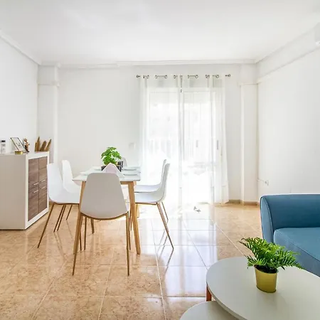 Appartement Stunning In With Outdoor Swimming Pool, Wifi&3 Bedrooms Torrevieja